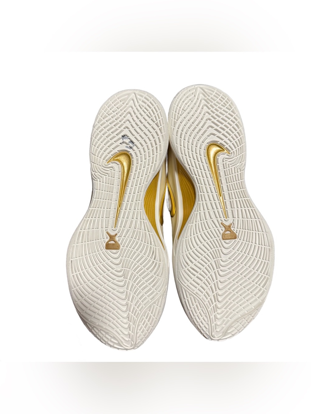 Nike A’One Sail Metallic Gold Women’s 12.5 Men’s 11 Basketball FZ8605-102 NEW - Picture 5 of 7